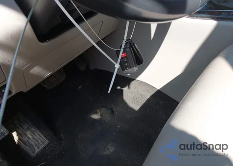 2018 Toyota Highlander Xle z USA, uszkodzony, nr VIN 5TDJZRFH7JS491483